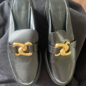 AEROSOLES LOWERY LEATHER MULÉ!